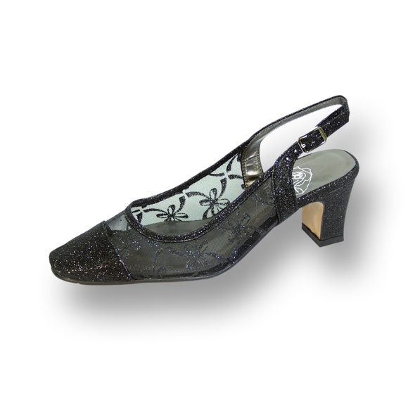 wide width dress pumps